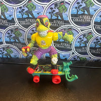 TMNT- Playmates 1989 “Teenage Mutant Ninja Turtles” Mondo Gecko Vintage Poseable Action Figure