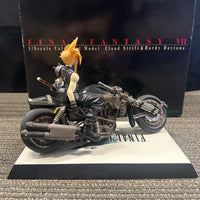 Kotobukiya- 2004 “Final Fantasy VII” 1/8 Scale Cold Cast Model Cloud Strife & Hardy Daytona Numbered Statue (No. 979)