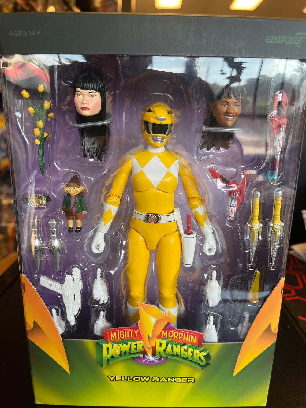 Super 7 Ultimates! Mighty Morphin Power Rangers Yellow Ranger