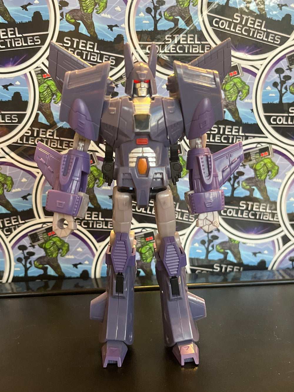 Transformers Reveal the Shield Cyclonus