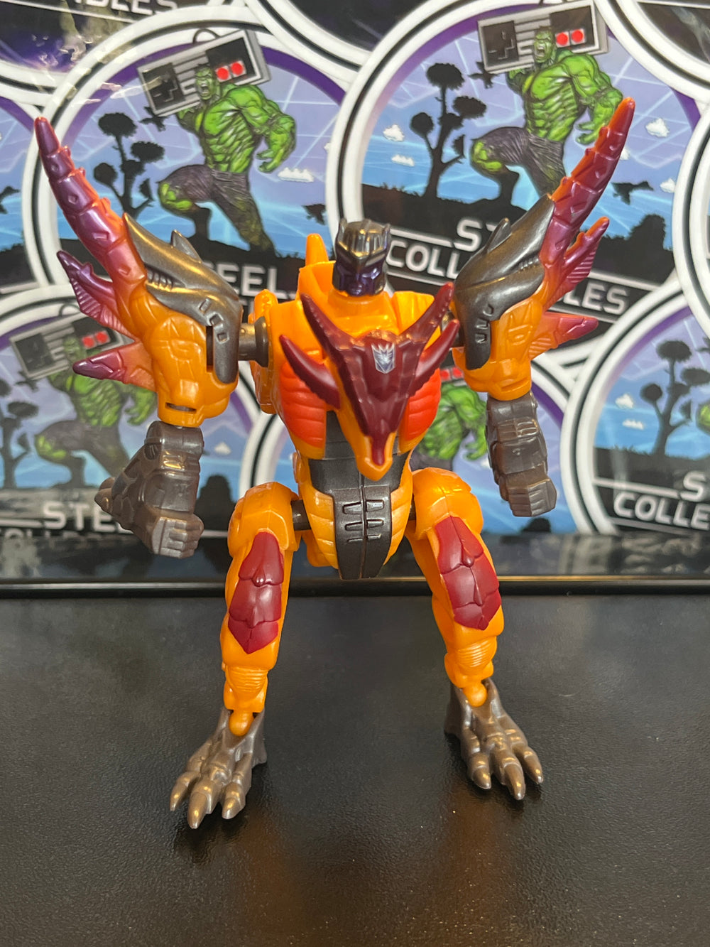 Transformers Cybertron Legends Scourge