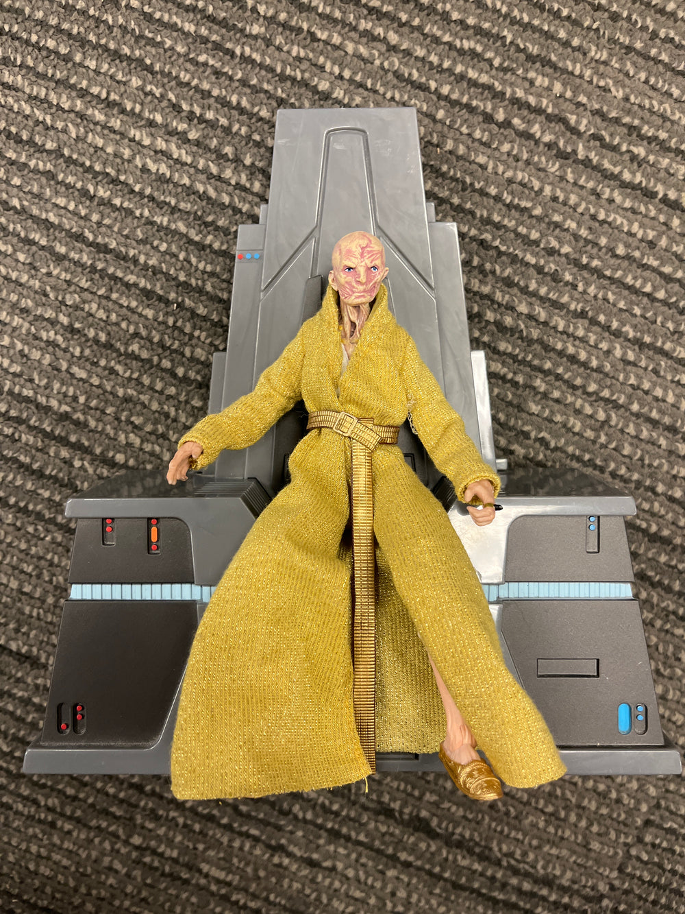 Star Wars Black Series Supreme Leader Snoke with Throne