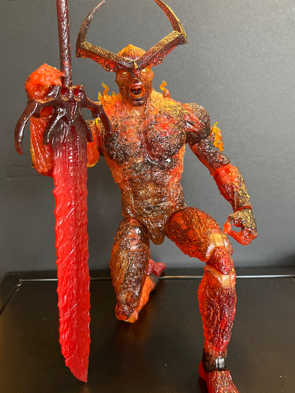 Marvel legends Surtur (Ragnarok)