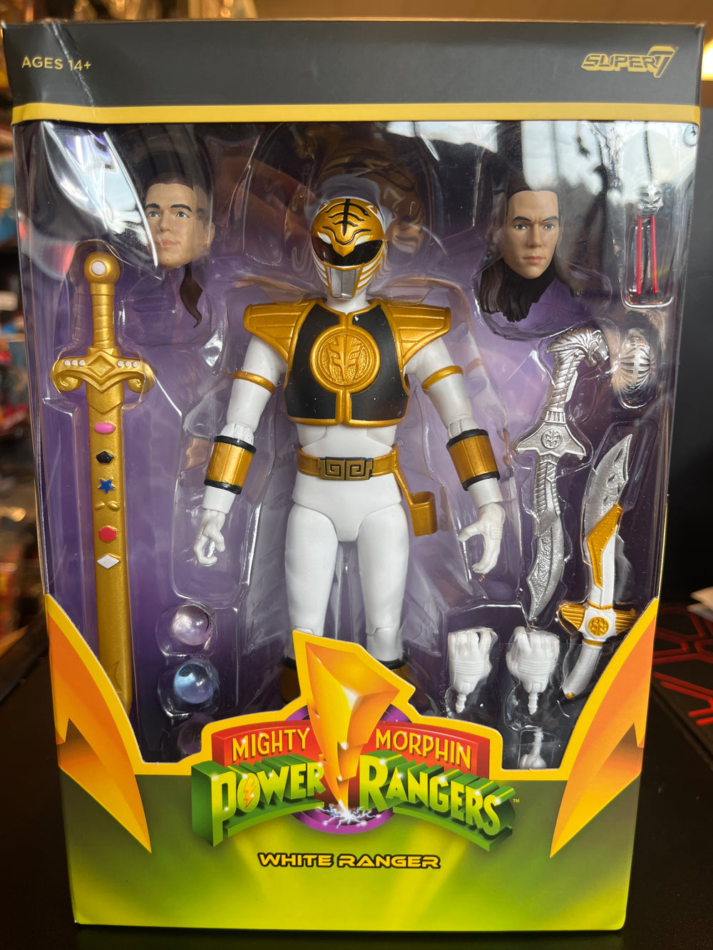 Super 7 Ultimates! Mighty Morphin Power Rangers White Ranger