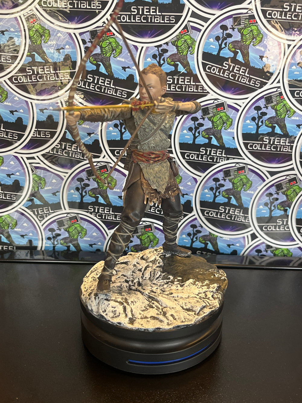 Modern Icons God of War Atreus Statue