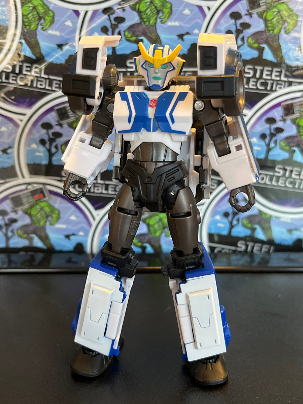 Transformers Legacy Strongarm