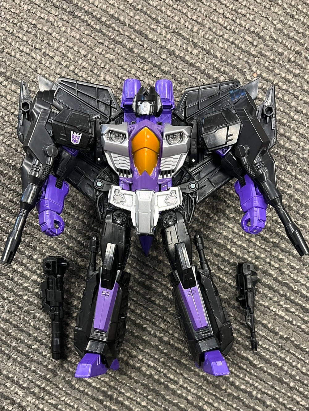 Transformers Combiner Wars Leader Class Skywarp