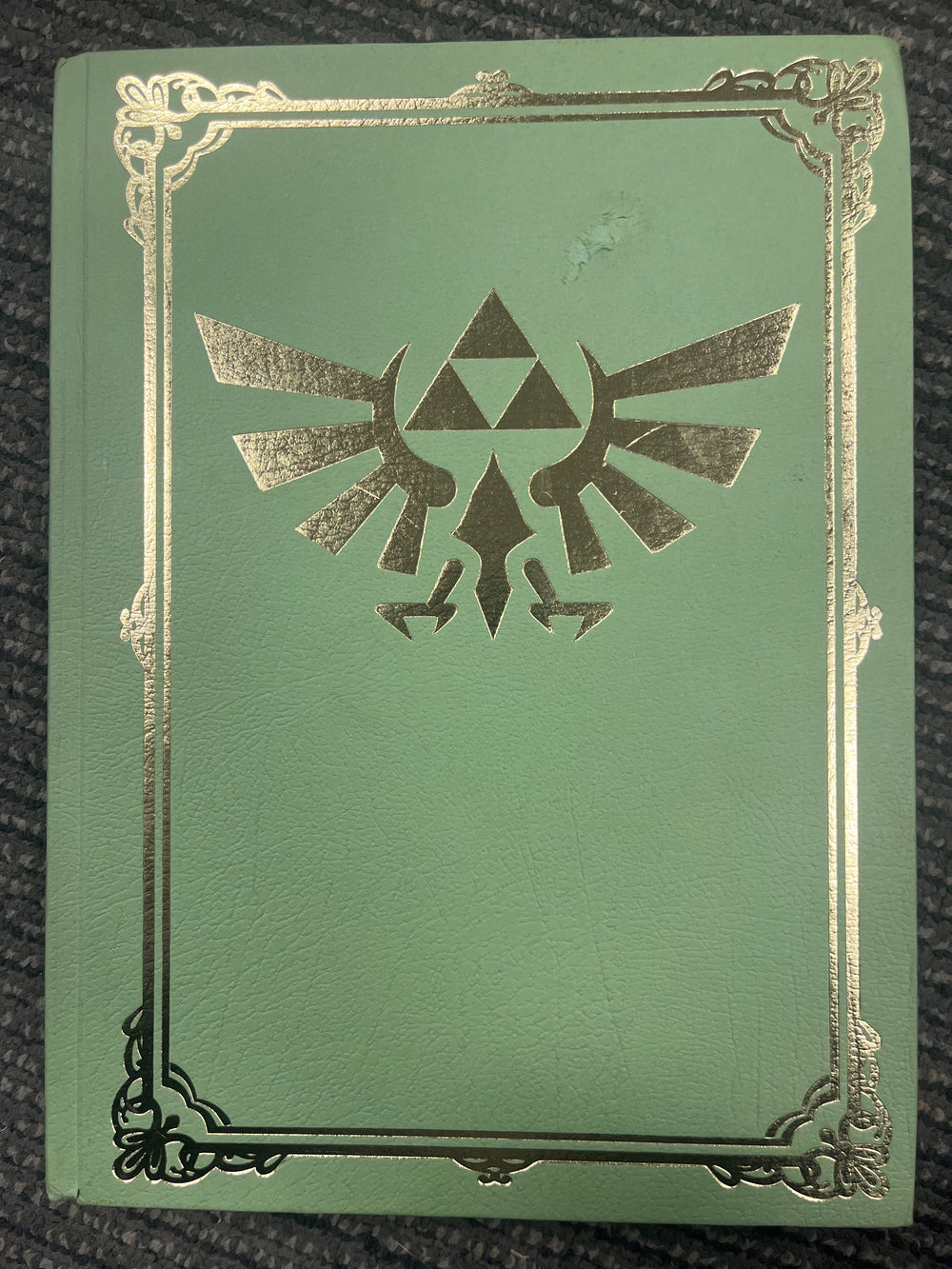 Game Guides - Legend of Zelda a Link Between Worlds Collectors Guide (Hardcover)