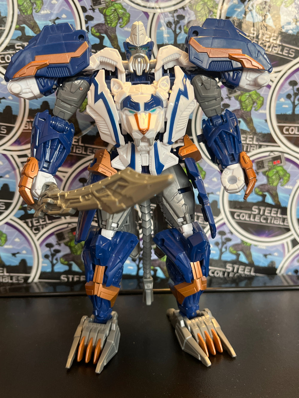 Transformers Legacy Voyager Star Raider Thundertron