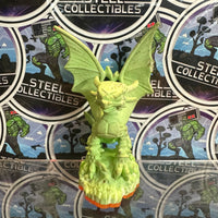 Skylanders- Cynder (Series 2) [Glow-In-The Dark Chase] “Skylanders Giants” Toys-To-Life Figure [DAMAGED, SEE PICTURES]
