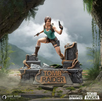 Dark Horse Deluxe- “Tomb Raider” Lara Croft PVC Statue
