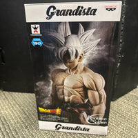 Banpresto- Grandista “Dragon Ball Super” Resolution Of Warriors Ultra Instinct Goku Statue (Pre-owned)
