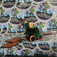 Skylanders- Eggcited Thrillipede (Spring Edition) w/ Buzz Wing (Sky Vehicle) Skylanders SuperChargers” Toys-To-Life Figure [2-Pack]
