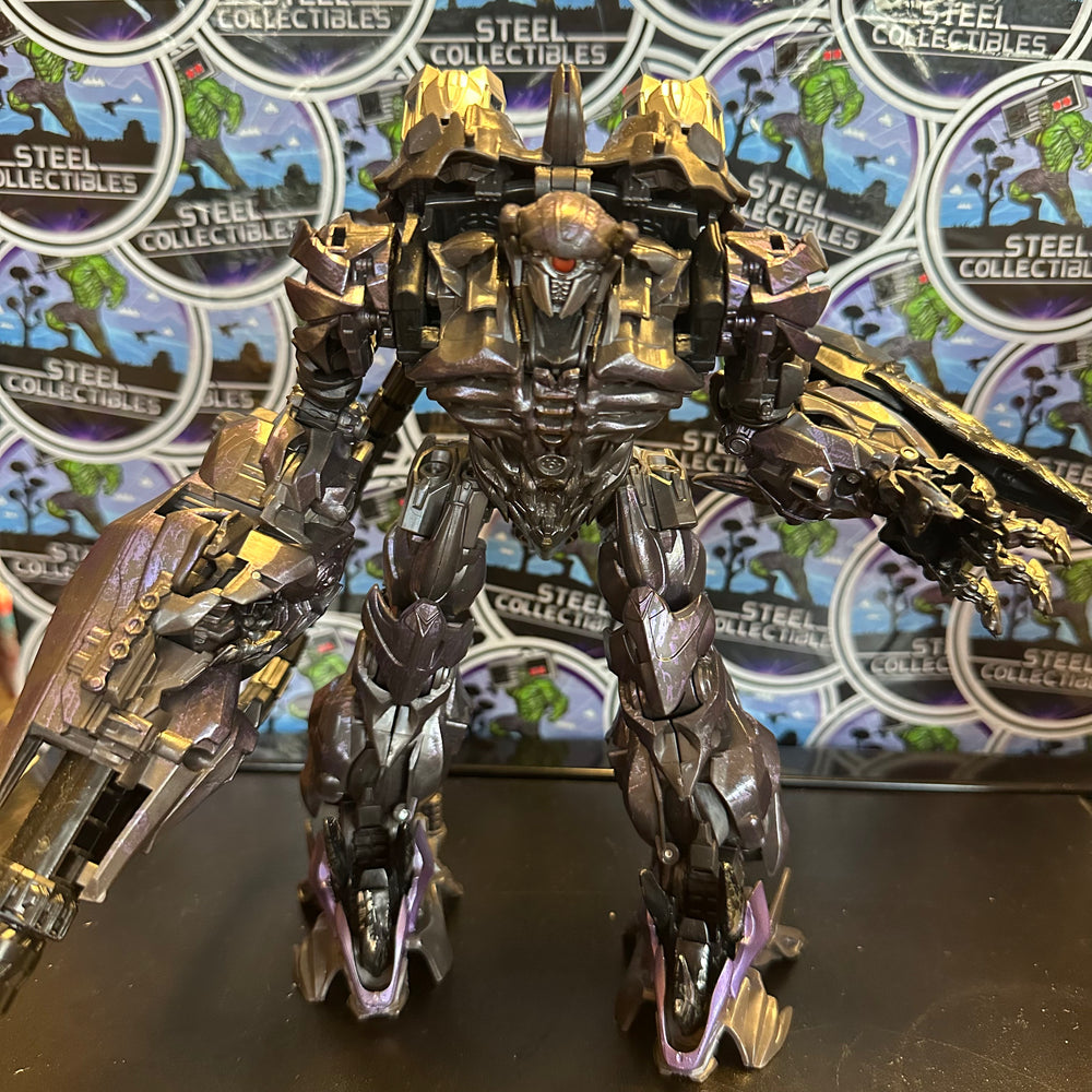 Transformers “Dark of the Moon”-Studio Series Shockwave Figure