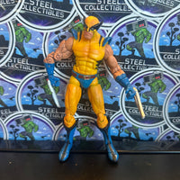 Marvel Legends- ToyBiz “X-Men” 1st Appearance Wolverine (Face-Off 2-Pack) [Closed Mouth Variant] 6” Poseable Action Figure
