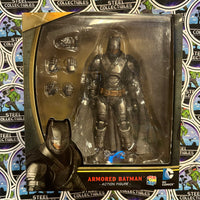 Mafex- DC’s “Batman V Superman” Armored Batman Poseable Action Figure No.023 (CIB)
