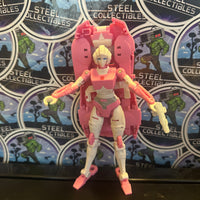 Transformers- “Transformers: War For Cybertron Trilogy” Kingdom/Earthrise Autobot Arcee Deluxe Class Action Figure
