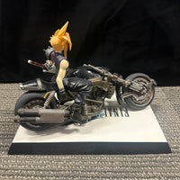 Kotobukiya- 2004 “Final Fantasy VII” 1/8 Scale Cold Cast Model Cloud Strife & Hardy Daytona Numbered Statue (No. 979)
