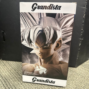 Banpresto- Grandista “Dragon Ball Super” Resolution Of Warriors Ultra Instinct Goku Statue (Pre-owned)