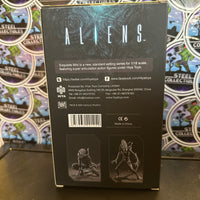 Hiya Toys- “Aliens” Crouching Alien Warrior (Exquisite Mini) 4.5” Figure [New]
