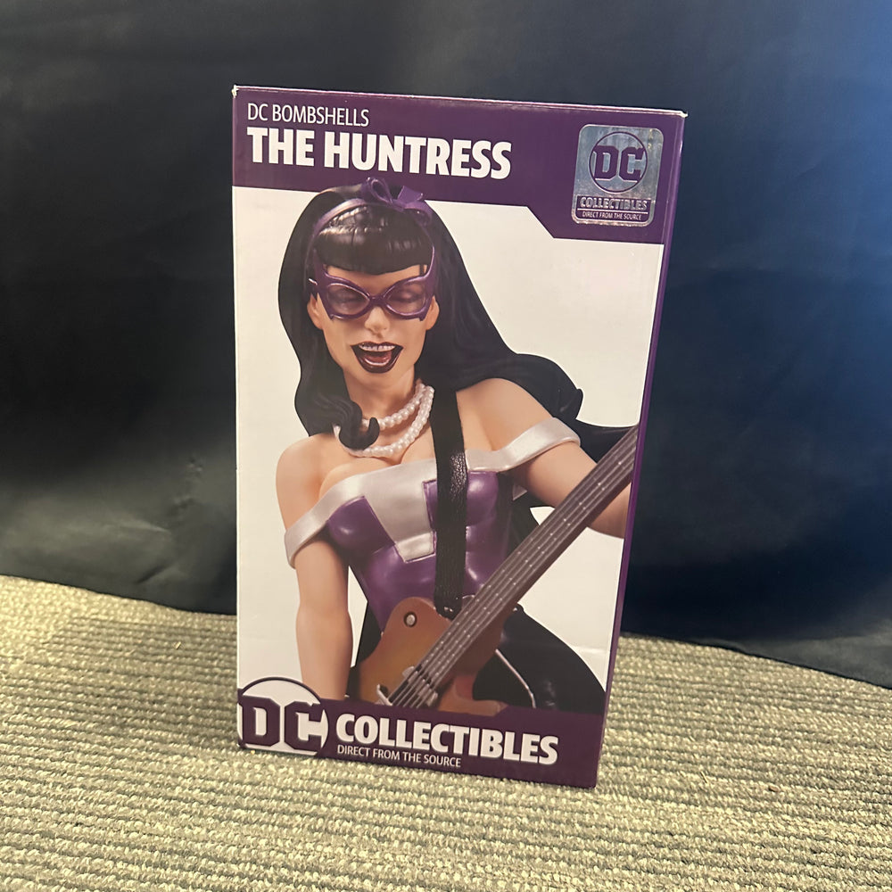 DC Collectibles- The Huntress “DC Bombshells” Collectible Statue