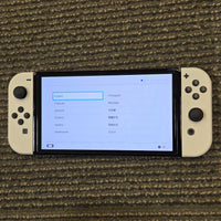 NINTENDO SWITCH OLED CONSOLE - WHITE *Great Condition W/ Screen Protector*
