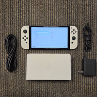 NINTENDO SWITCH OLED CONSOLE - WHITE *Great Condition W/ Screen Protector*

