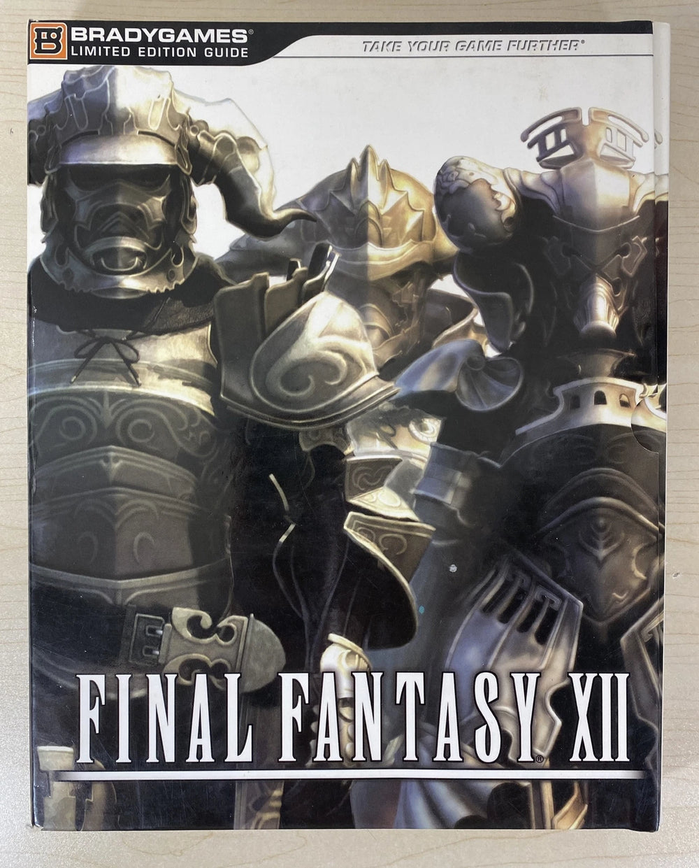 GAME GUIDES - FINAL FANTASY XII LIMITED EDITION W/ ART BOOK (BRADYGAMES)