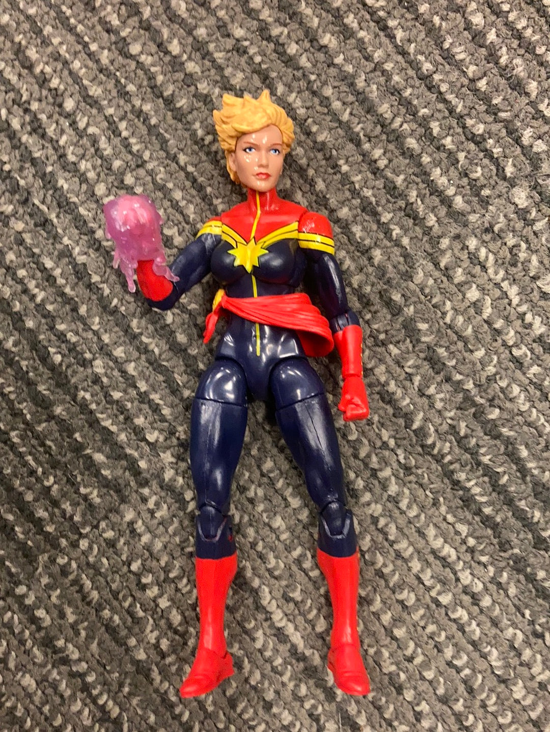 Marvel Legends cpt. Marvel wave outlet